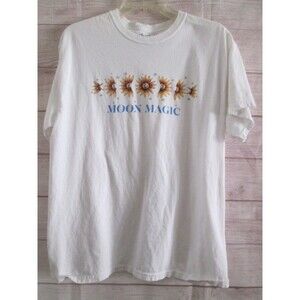 Chic & Cheerful T-Shirt Women's Size Large  Moon Magic Multicolor Short Sleeve